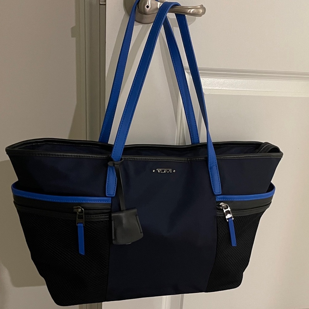 Tumi travel tote